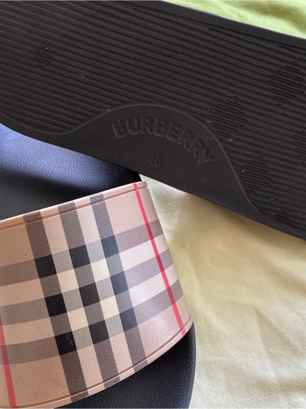 Burberry Black & Nova Check Slides with TB Buckle Belt - Picture 2 of 4